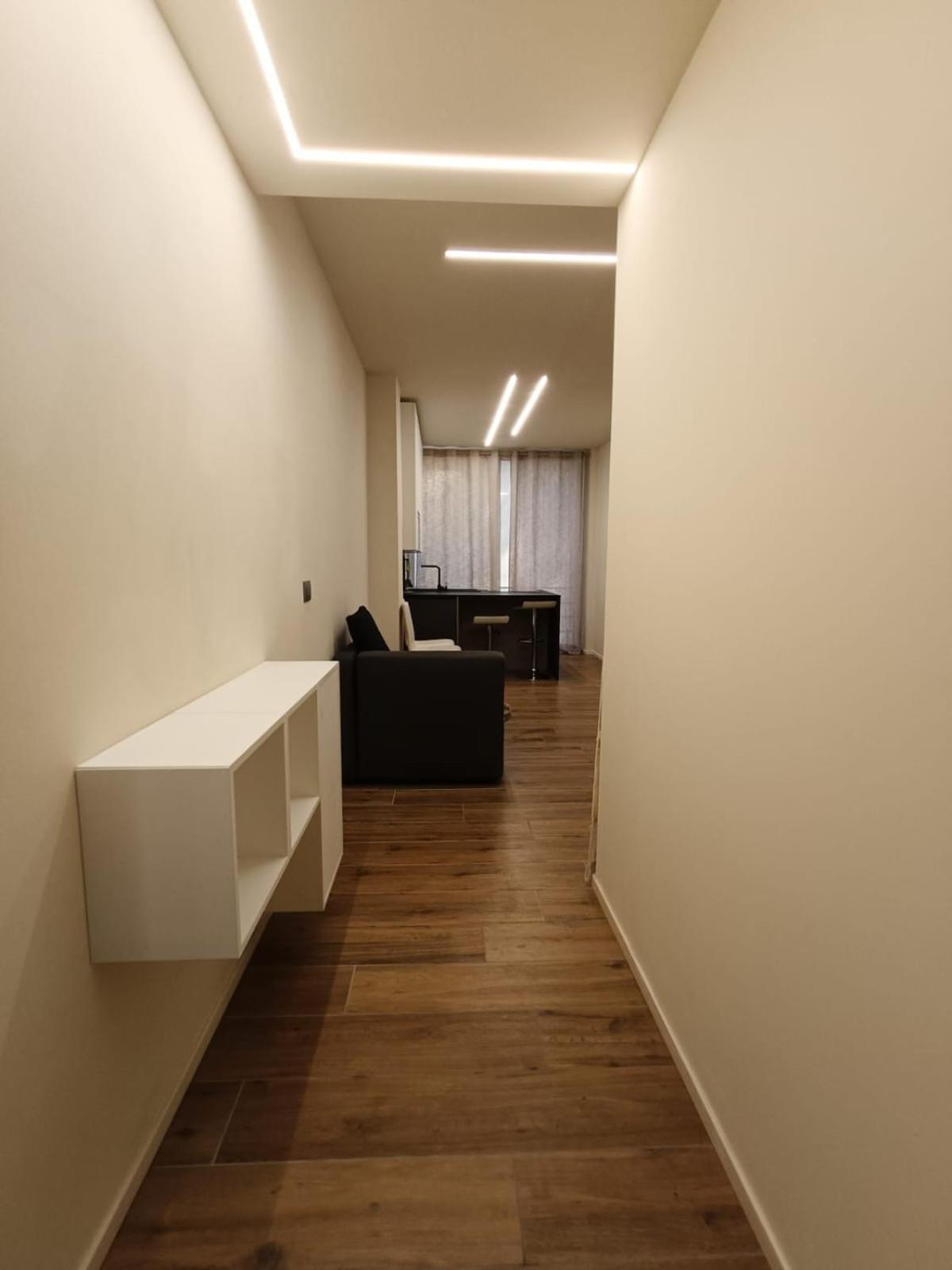 Riviera Apartments Near The Beach + Parking Розоліна-Маре Екстер'єр фото